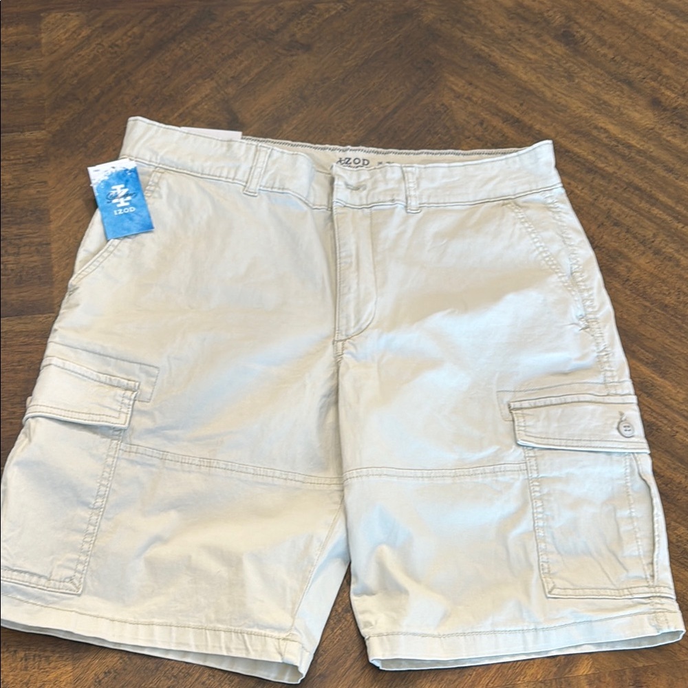 NWT Izod Tan Cargo Shorts Classic Cotton Design